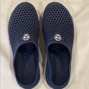 Amoji Men’s slide on gardening shoes size 10